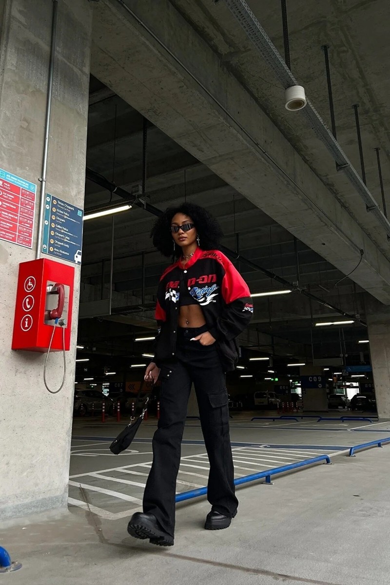 Novella Kadın Siyah Süper Yüksek Bel Solmaz Likralı Arka Cepsiz Model Kargo Jeans