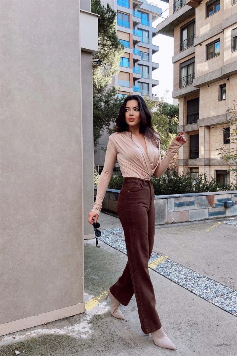 Kadın Kahverengi Extra Yüksek Bel Salaş Paça Denim Kot Pantolon Kadın Kahverengi Extra Yüksek Bel Salaş Paça Denim Kot Pantolon