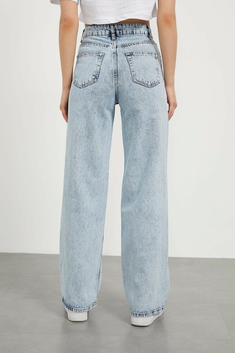 Extra Yüksek Bel Açık Mavi Kar Yıkama 3 Yırtık Salaş Paça Kadın Denim Kot Jean Extra Yüksek Bel Açık Mavi Kar Yıkama 3 Yırtık Salaş Paça Kadın Denim Kot Jean
