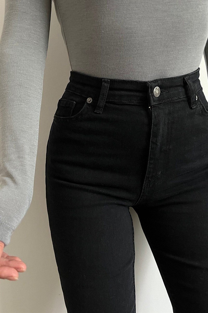 Flare Jeans Siyah Solmaz Ispanyol Yüksek Bel Flare Jeans Siyah Solmaz Ispanyol Yüksek Bel
