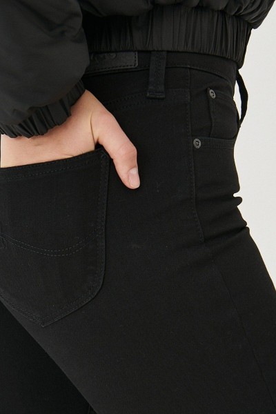 Yüksel Bel Siyah Kadın Bilek Boy Dar Paça Skinny Likralı Kot
