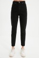 Meri Siyah Likralı Mom Yüksek Bel Jeans