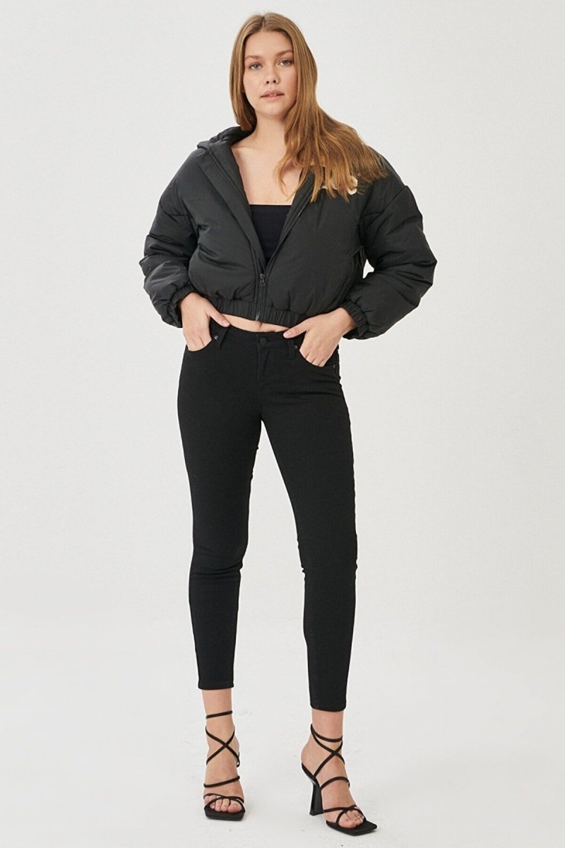 Yüksel Bel Siyah Kadın Bilek Boy Dar Paça Skinny Likralı Kot