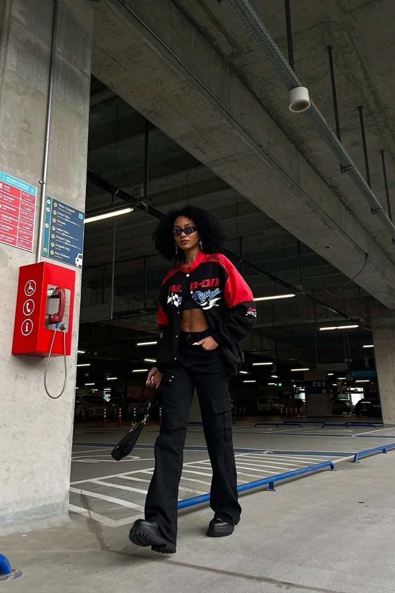 Novella Kadın Siyah Süper Yüksek Bel Solmaz Likralı Arka Cepsiz Model Kargo Jeans