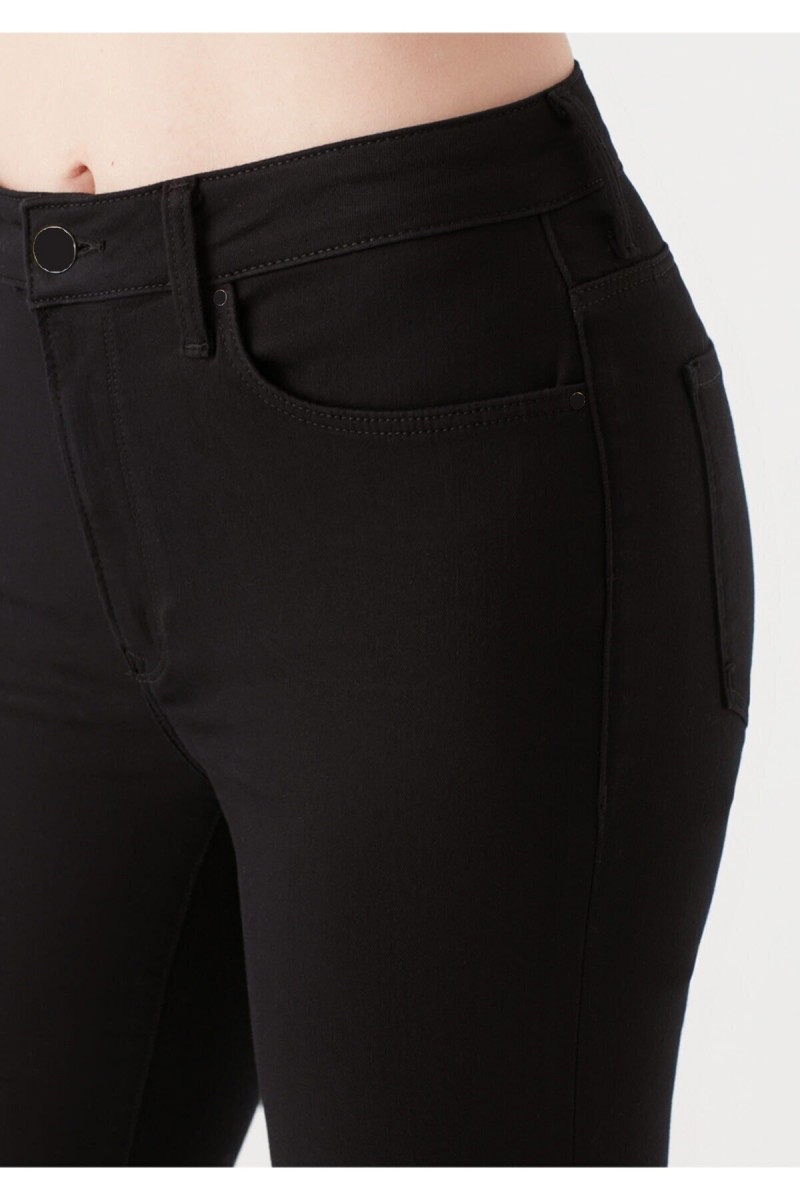 Kadın Siyah Yüksel Bel Bilek Boy Dar Paça Skinny Likralı Kot