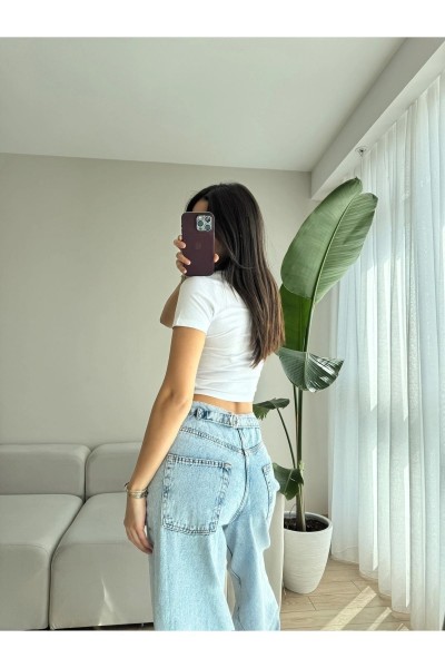 Laura Açık Kar Yıkama Toka Detaylı Bol Kesim Geniş Paça Rahat Baggy Jean Kot Salaş Kadın Pantolon