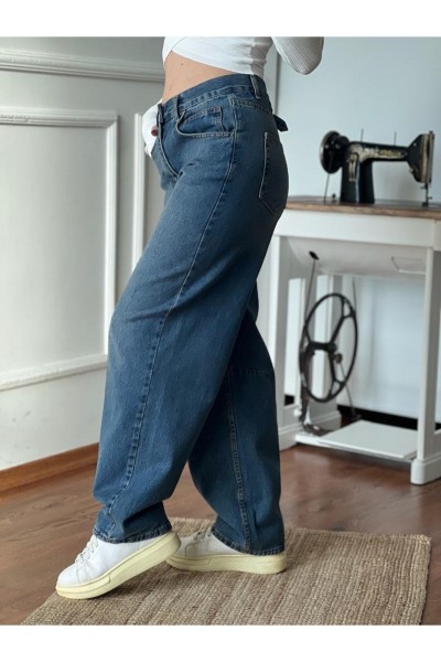 Koyu Mavi Toka Detaylı Bol Kesim Geniş Paça Rahat Baggy Jean Kot Salaş Kadın Pantolon