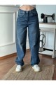 Koyu Mavi Toka Detaylı Bol Kesim Geniş Paça Rahat Baggy Jean Kot Salaş Kadın Pantolon Koyu Mavi Toka Detaylı Bol Kesim Geniş Paça Rahat Baggy Jean Kot Salaş Kadın Pantolon