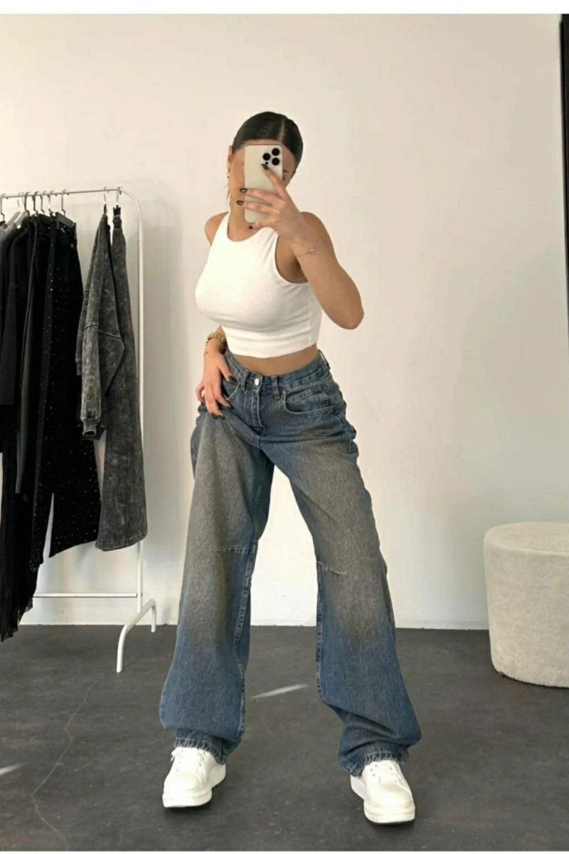 Lola Mavi Baggy Tint li Toka Detaylı Bol Kesim Geniş Paça Rahat Baggy Jean Kot Salaş Kadın Pantolon Lola Mavi Baggy Tint li Toka Detaylı Bol Kesim Geniş Paça Rahat Baggy Jean Kot Salaş Kadın Pantolon