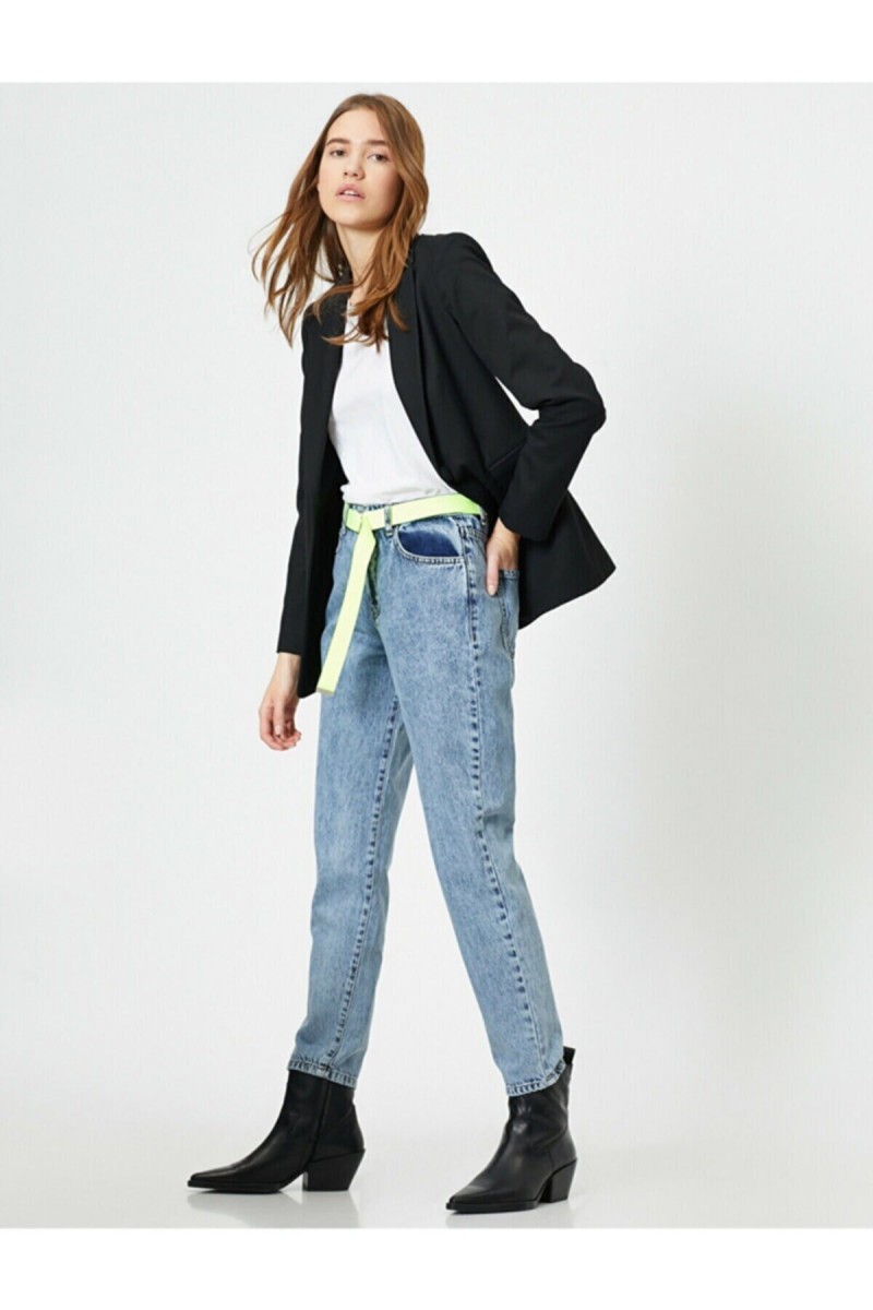 Orta Mavi Likralı Mom Jean Pantolon ( Renk Solmaz )