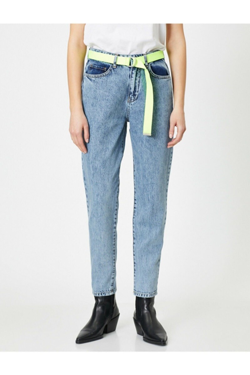 Orta Mavi Likralı Mom Jean Pantolon ( Renk Solmaz )