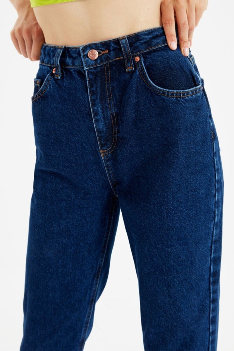 Mia Koyu Mavi Yüksek Bel Likralı Mom Jeans Denim Kot Pantolon Mia Koyu Mavi Yüksek Bel Likralı Mom Jeans Denim Kot Pantolon