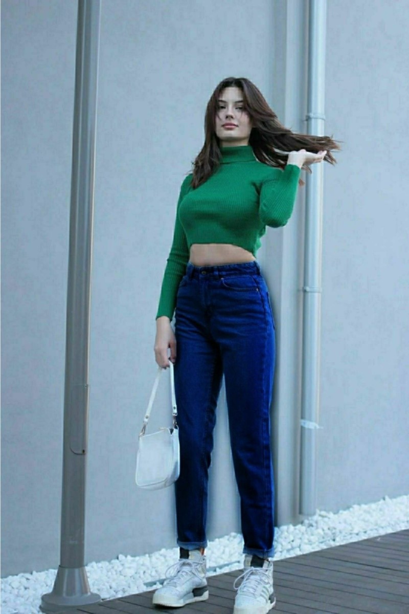 Koyu Mavi Yüksek Bel Likralı Mom Jeans Denim Kot Pantolon Koyu Mavi Yüksek Bel Likralı Mom Jeans Denim Kot Pantolon