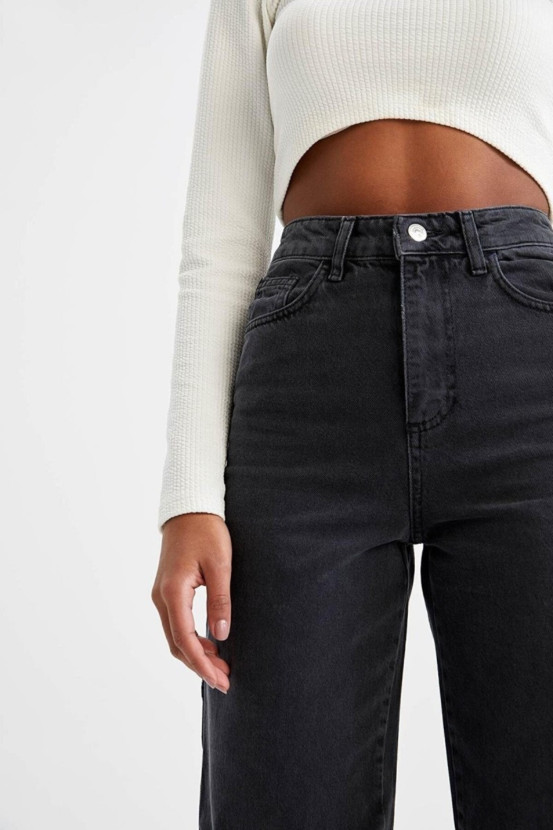 90 s Füme Likralı Süper Yüksek Bel Salaş Jean Pantolon 90 s Füme Likralı Süper Yüksek Bel Salaş Jean Pantolon