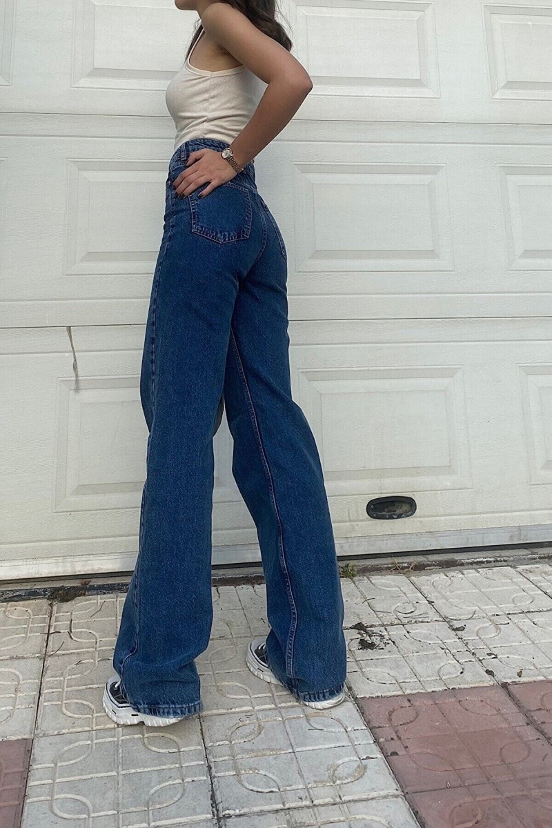 Koyu Mavi 90 s Likralı Süper Yüksek Bel Salaş Jeans Palazzo Pantolon. (süper Yüksek) Koyu Mavi 90 s Likralı Süper Yüksek Bel Salaş Jeans Palazzo Pantolon. (süper Yüksek)