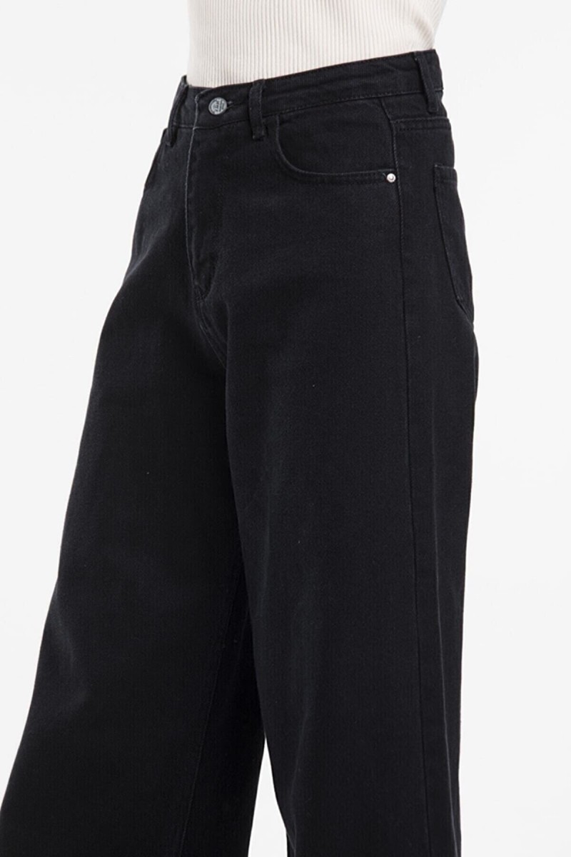 Siyah Likralı Süper Yüksek Bel Salaş Jean Pantolon.