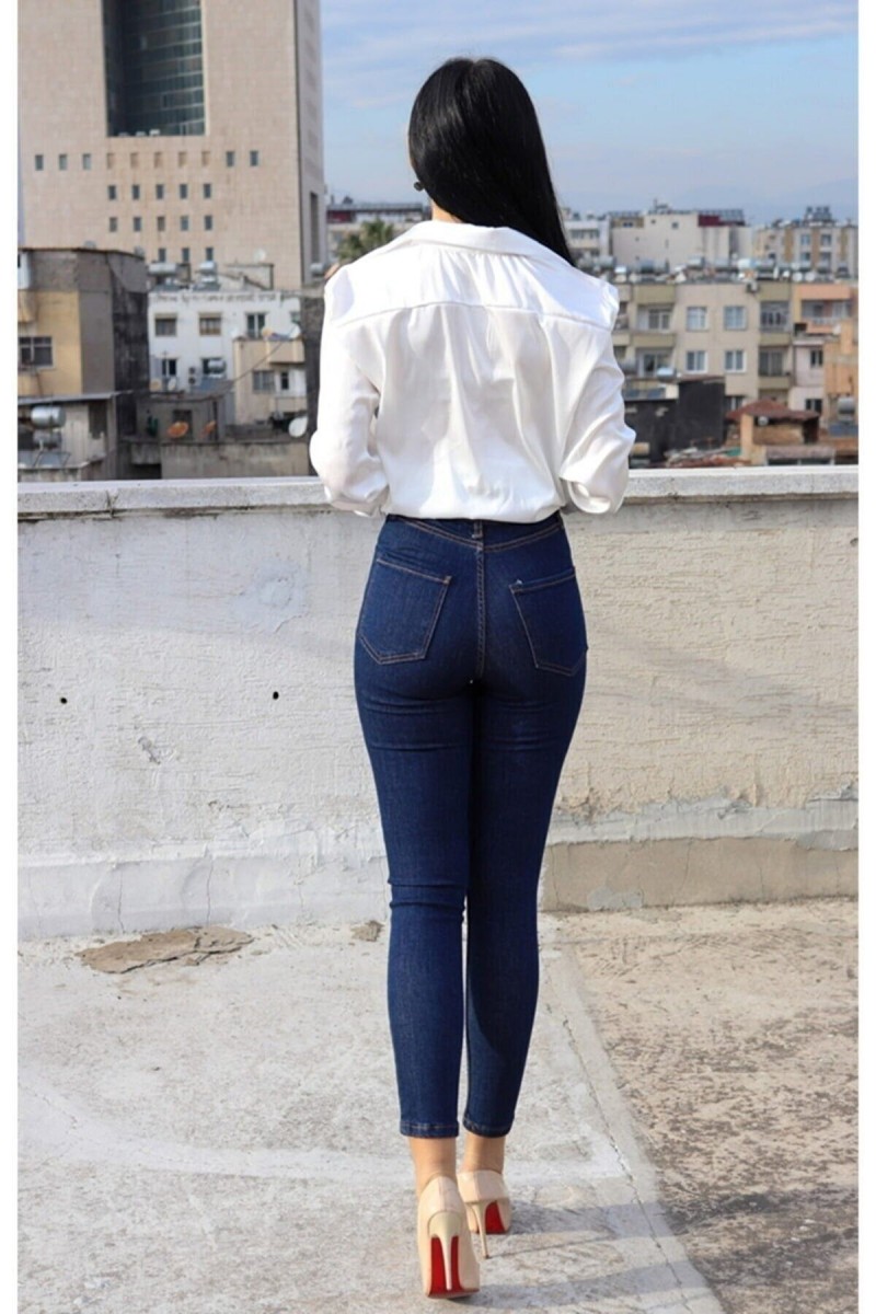 Koyu Mavi Renk Solmaz Skinny Jeans Pantolon Koyu Mavi Renk Solmaz Skinny Jeans Pantolon