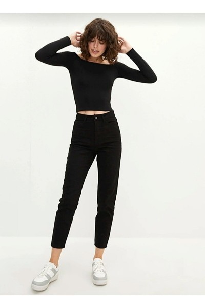 Siyah Yüksek Bel Likralı Mom Jeans