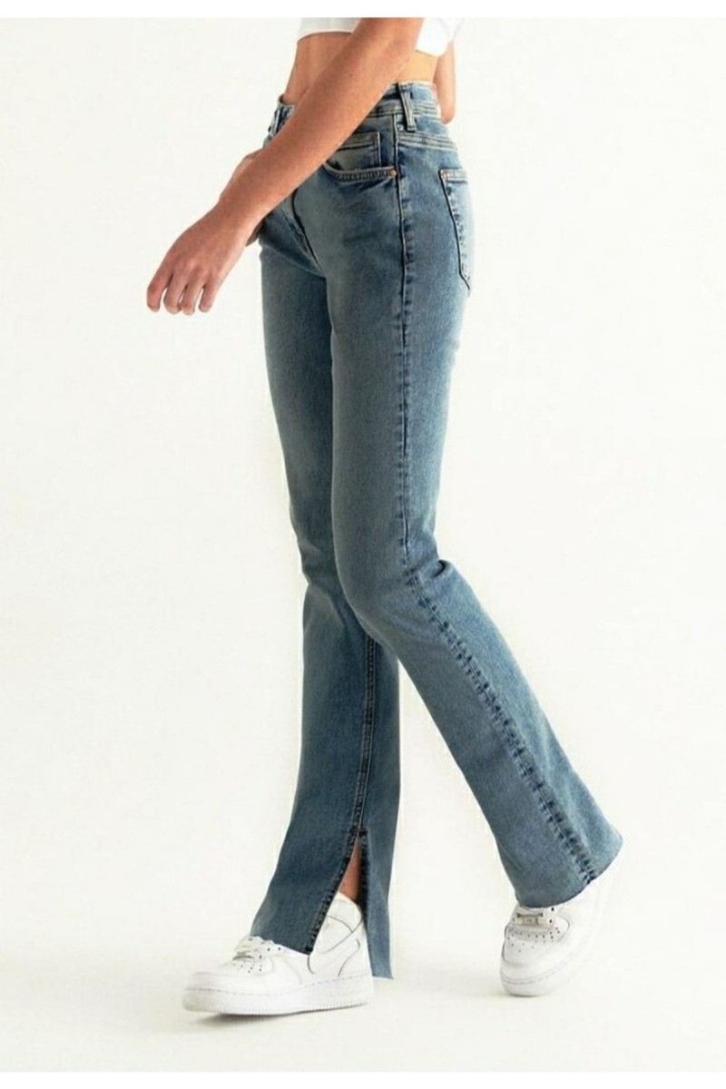 Emma Yırmaçlı Orta Kar Yıkama Mavi Likralı Süper Yüksek Bel Salaş Jeans Palazzo Pantolon Emma Yırmaçlı Orta Kar Yıkama Mavi Likralı Süper Yüksek Bel Salaş Jeans Palazzo Pantolon