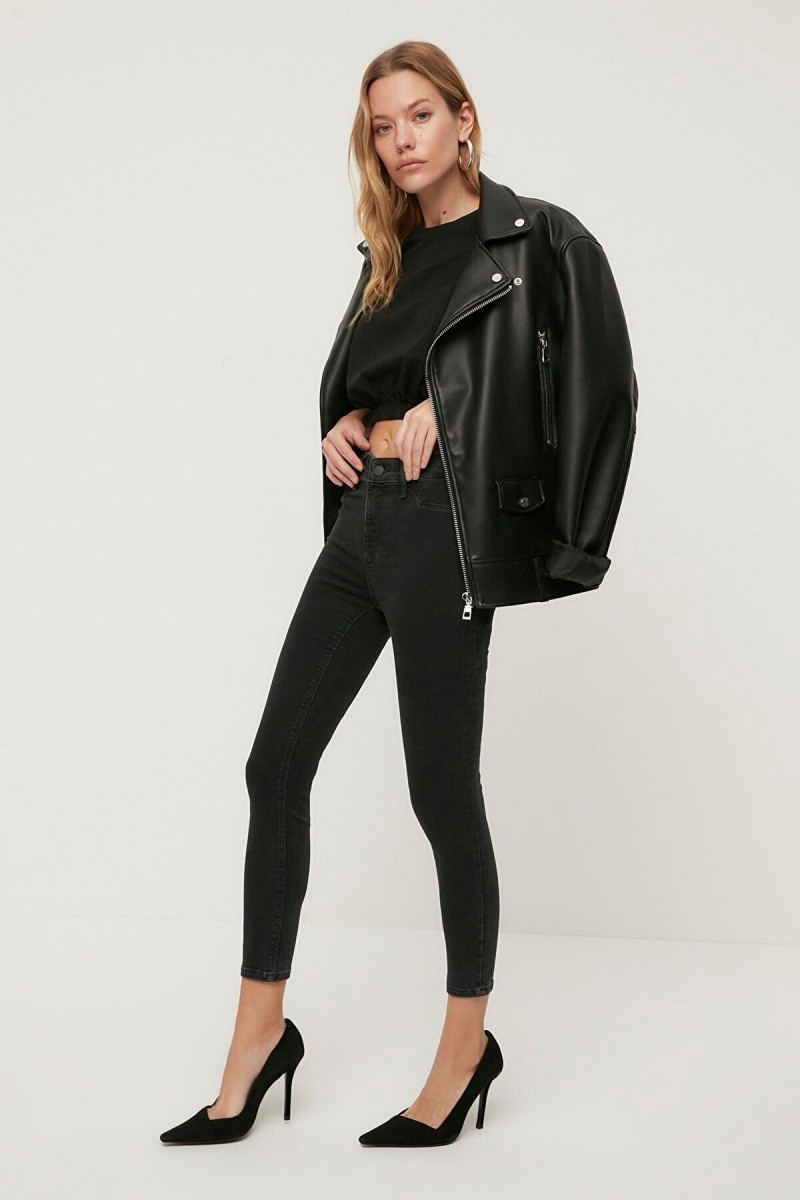 Sanvi Siyah Yüksek Bel Toparlayıcı Skinny Dar Paça Solmaz Jeans Pantolon Sanvi Siyah Yüksek Bel Toparlayıcı Skinny Dar Paça Solmaz Jeans Pantolon