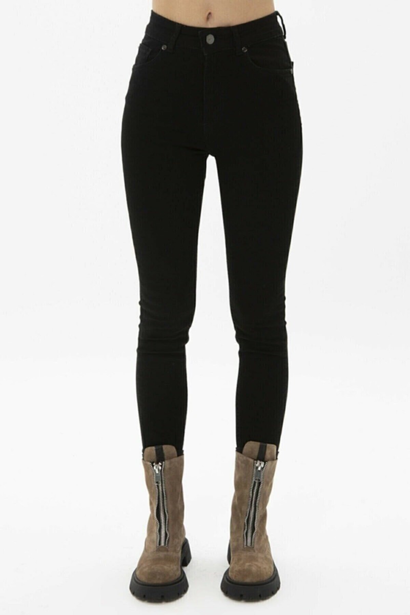 Zilya Siyah Yüksek Bel Toparlayıcı Skinny Dar Paça Solmaz Jeans Pantolon Zilya Siyah Yüksek Bel Toparlayıcı Skinny Dar Paça Solmaz Jeans Pantolon