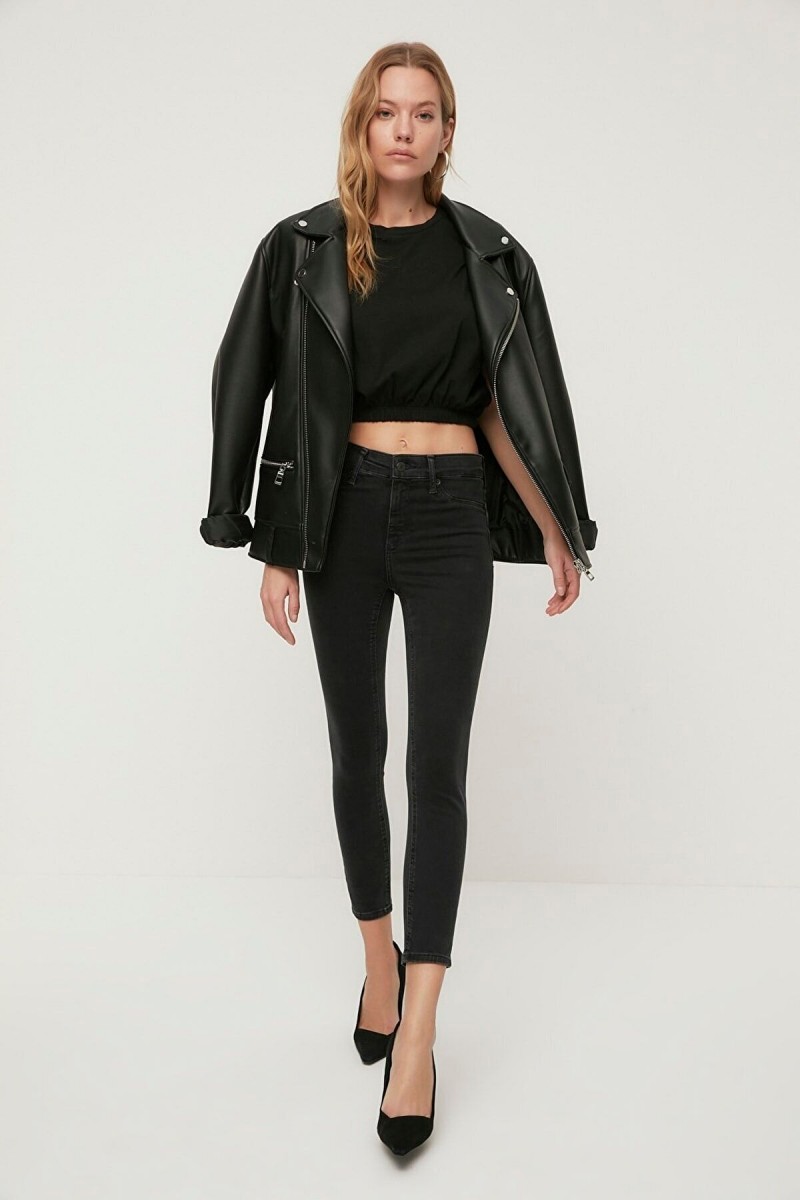 Sanvi Siyah Yüksek Bel Toparlayıcı Skinny Dar Paça Solmaz Jeans Pantolon Sanvi Siyah Yüksek Bel Toparlayıcı Skinny Dar Paça Solmaz Jeans Pantolon