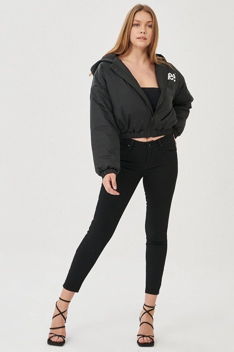Raisa Siyah Yüksek Bel Toparlayıcı Skinny Dar Paça Solmaz Jeans Pantolon Raisa Siyah Yüksek Bel Toparlayıcı Skinny Dar Paça Solmaz Jeans Pantolon