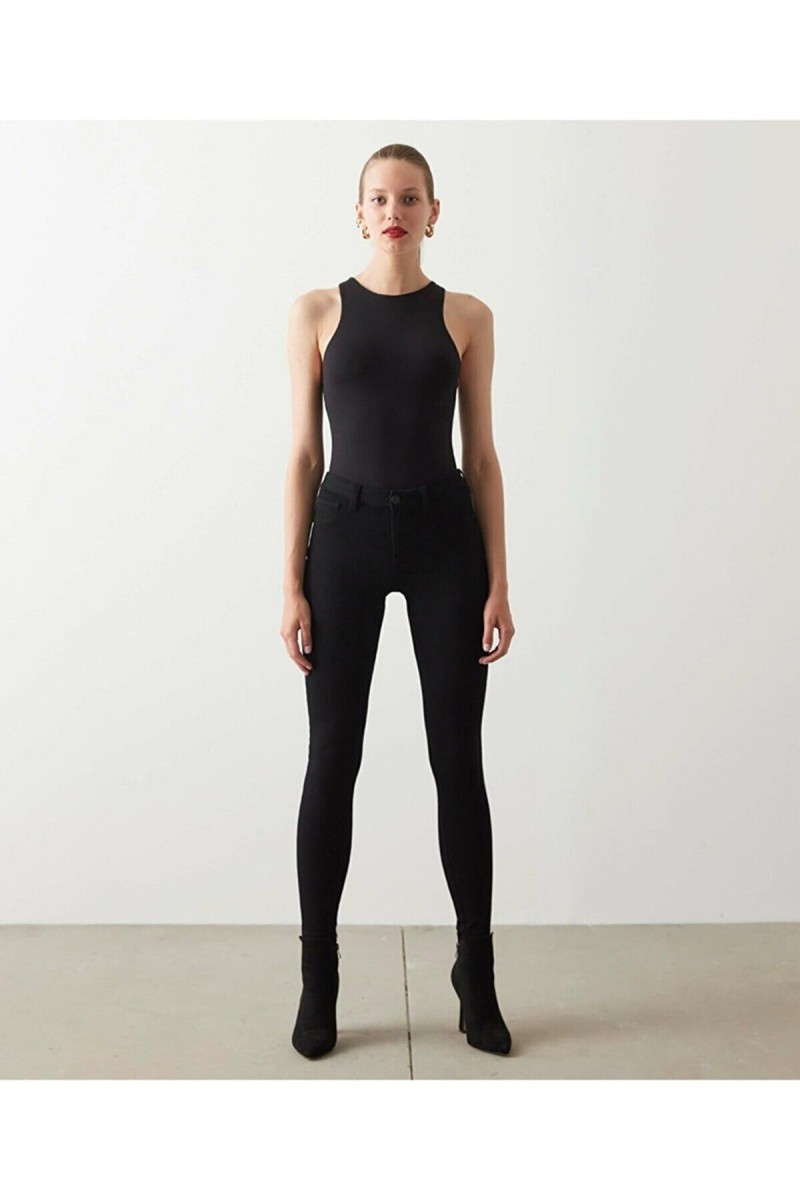 Maria Siyah Yüksek Bel Toparlayıcı Skinny Dar Paça Solmaz Jeans Pantolon Maria Siyah Yüksek Bel Toparlayıcı Skinny Dar Paça Solmaz Jeans Pantolon