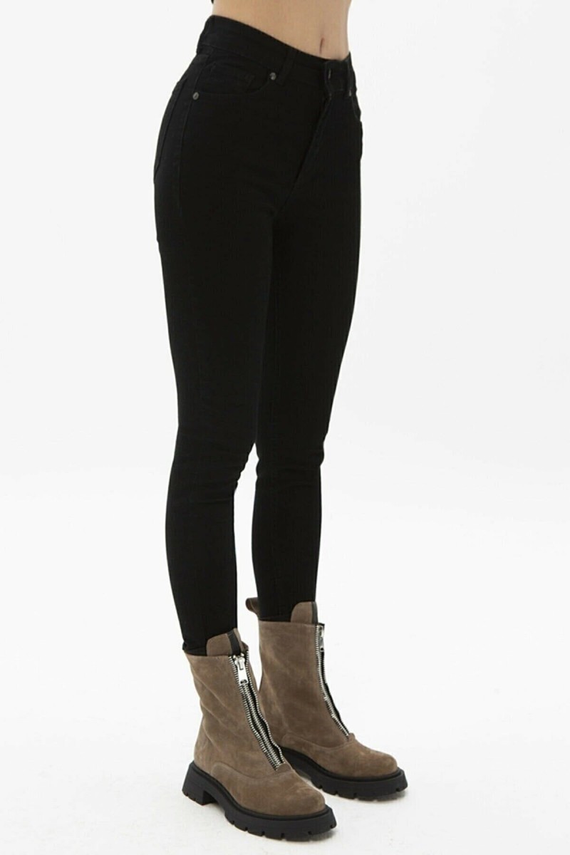 Zilya Siyah Yüksek Bel Toparlayıcı Skinny Dar Paça Solmaz Jeans Pantolon Zilya Siyah Yüksek Bel Toparlayıcı Skinny Dar Paça Solmaz Jeans Pantolon