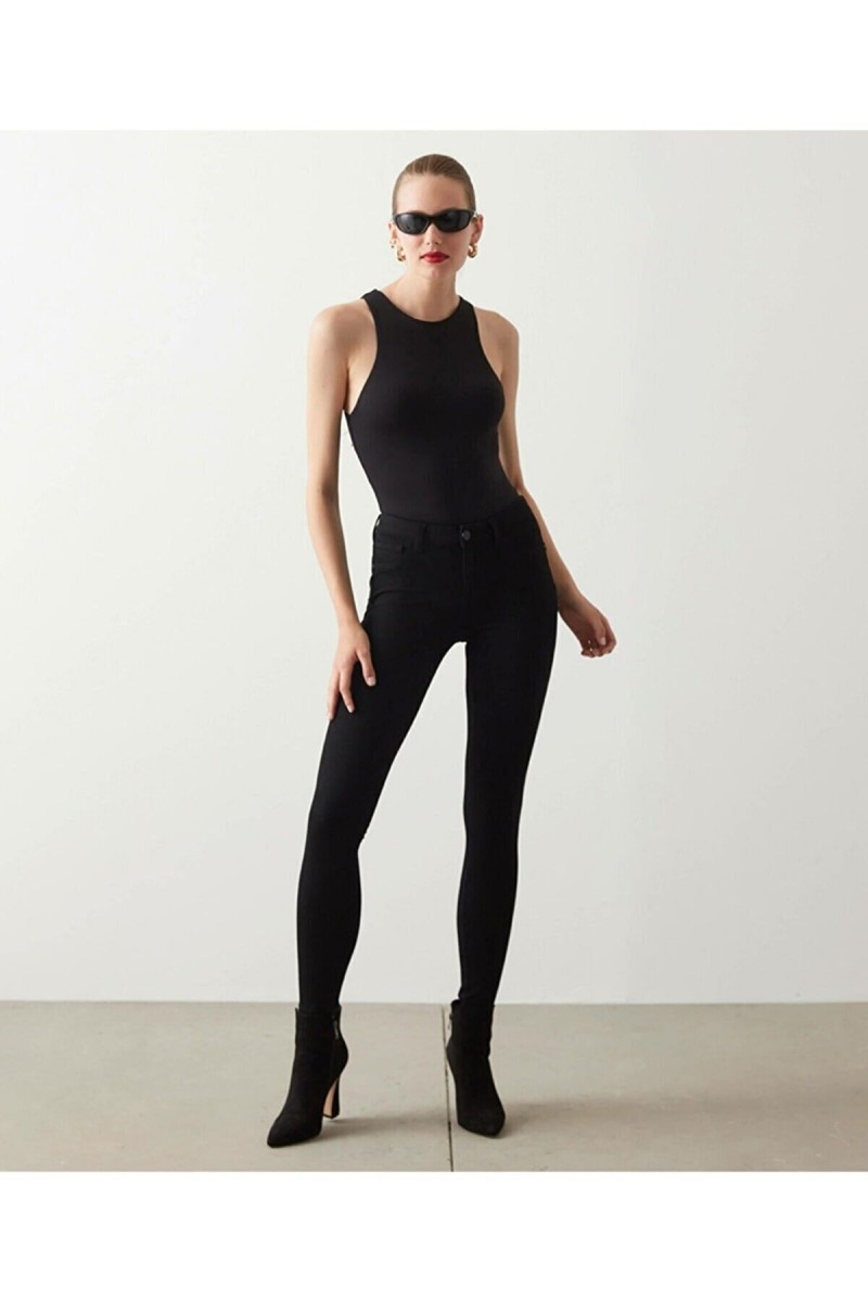 Maria Siyah Yüksek Bel Toparlayıcı Skinny Dar Paça Solmaz Jeans Pantolon Maria Siyah Yüksek Bel Toparlayıcı Skinny Dar Paça Solmaz Jeans Pantolon