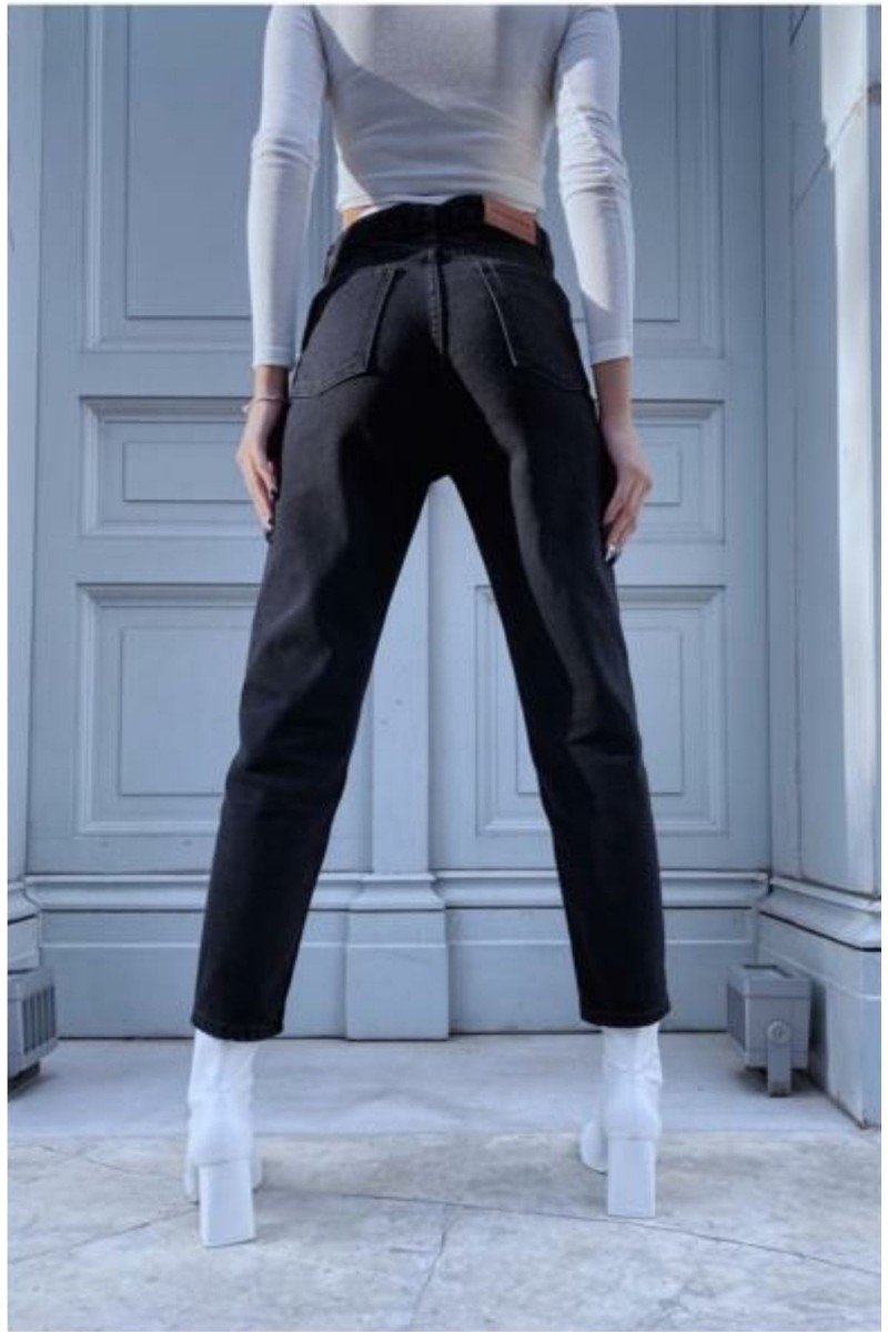 Esteva Siyah Solmaz Mom Jean Kadın Boyfriend Yüksek Bel Power Likra Pantolon Esteva Siyah Solmaz Mom Jean Kadın Boyfriend Yüksek Bel Power Likra Pantolon