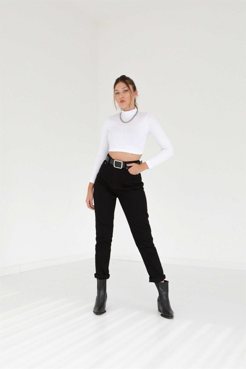 Emesta Siyah Solmaz Mom Jean Kadın Boyfriend Yüksek Bel Power Likra Pantolon Emesta Siyah Solmaz Mom Jean Kadın Boyfriend Yüksek Bel Power Likra Pantolon