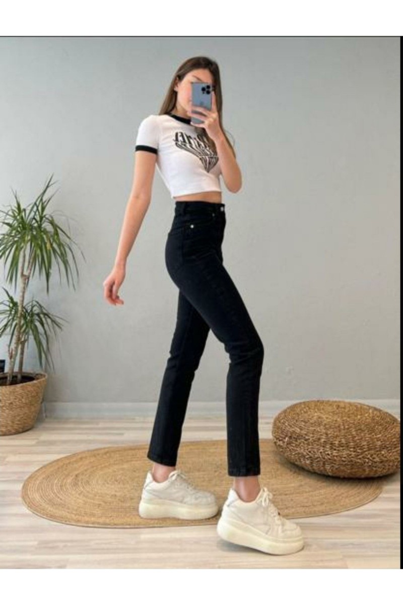 Enrica Siyah Solmaz Mom Jean Kadın Boyfriend Yüksek Bel Power Likra Pantolon Enrica Siyah Solmaz Mom Jean Kadın Boyfriend Yüksek Bel Power Likra Pantolon