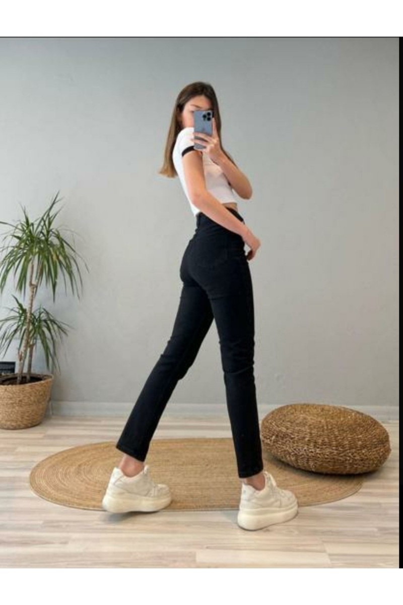 Enrica Siyah Solmaz Mom Jean Kadın Boyfriend Yüksek Bel Power Likra Pantolon Enrica Siyah Solmaz Mom Jean Kadın Boyfriend Yüksek Bel Power Likra Pantolon