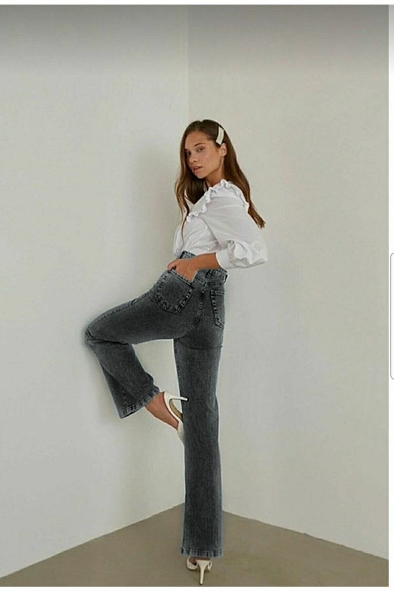 Serenay Cold Chocolate Power Likralı Füme Kar Süper Yüksek Bel Likralı Salaş Paça Denim Kot Pantolon Serenay Cold Chocolate Power Likralı Füme Kar Süper Yüksek Bel Likralı Salaş Paça Denim Kot Pantolon