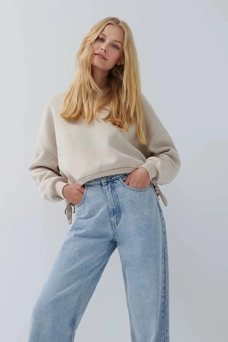 Kira 90 s Açık Kar Likralı Süper Yüksek Bel Salaş Jean Pantolon. (süper Yüksek.) Wide Leg. Kira 90 s Açık Kar Likralı Süper Yüksek Bel Salaş Jean Pantolon. (süper Yüksek.) Wide Leg.