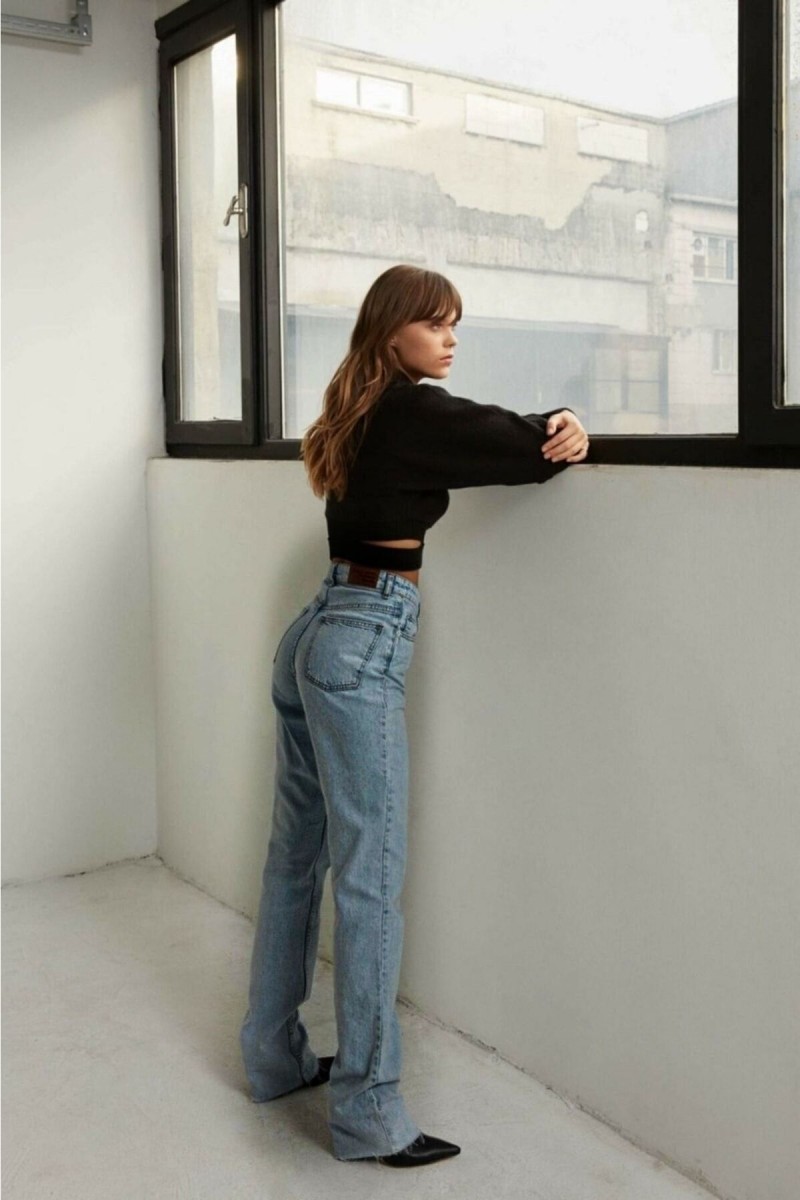 90 s Açık Kar Yıkama Likralı Süper Yüksek Salaş Jeans Palazzo Pantolon 90 s Açık Kar Yıkama Likralı Süper Yüksek Salaş Jeans Palazzo Pantolon
