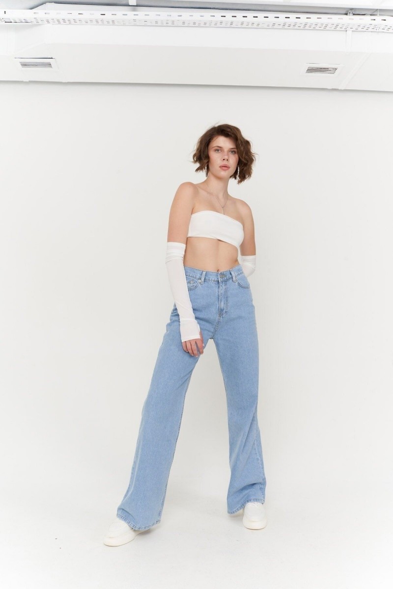 Arya Kadın Açık Mavi Kar Yıkama Yüksek Bel Salaş Paça Denim Kot Pantolon Arya Kadın Açık Mavi Kar Yıkama Yüksek Bel Salaş Paça Denim Kot Pantolon