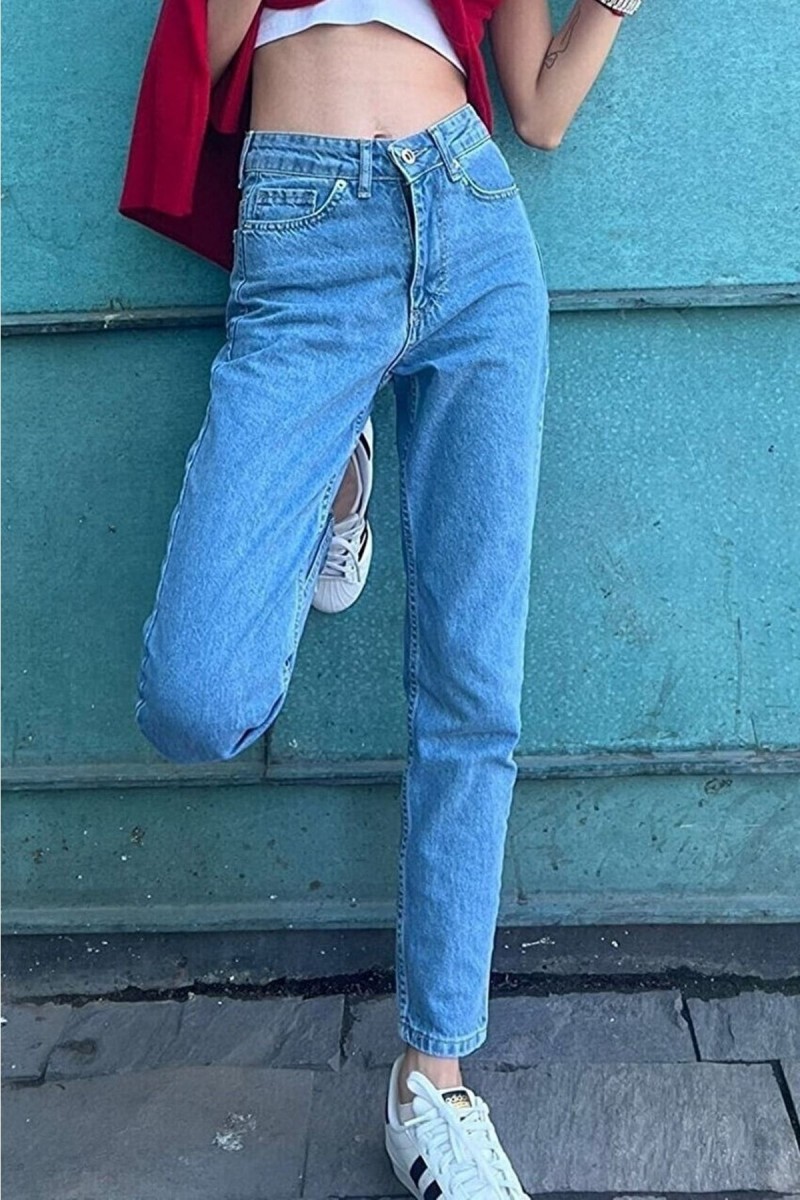 Açık Mavi Solmaz Mom Jean Kadın Boyfriend Yüksek Bel Power Likra Pantolon Açık Mavi Solmaz Mom Jean Kadın Boyfriend Yüksek Bel Power Likra Pantolon