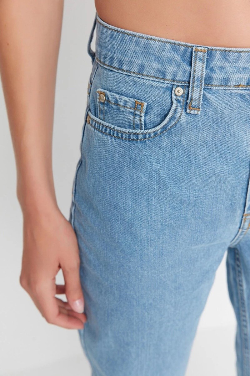 Ronja Açık Mavi Solmaz Mom Jean Kadın Boyfriend Yüksek Bel Power Likra Pantolon Ronja Açık Mavi Solmaz Mom Jean Kadın Boyfriend Yüksek Bel Power Likra Pantolon