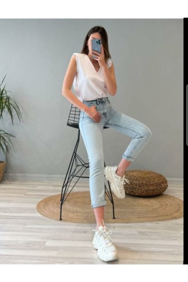 Phoebe Buz Kar Skiiny Mom (fit Mom) Yüksek Bel Mom Jeans Boyfriend Phoebe Buz Kar Skiiny Mom (fit Mom) Yüksek Bel Mom Jeans Boyfriend