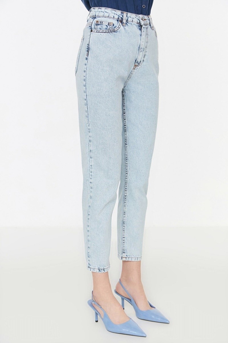 Polina Solmaz Kar Mom Jeans Kadın Boyfriend Yüksek Bel Power Likra Pantolon Polina Solmaz Kar Mom Jeans Kadın Boyfriend Yüksek Bel Power Likra Pantolon