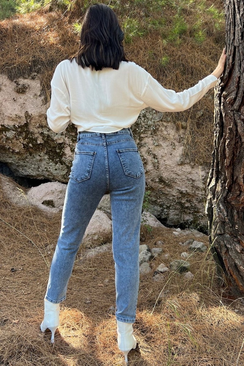 Spanish Yüksek Bel Mavi Kar Yıkama Mom Kot Pantolon Likralı Solmaz Ekstra Rahat Mom Jeans Spanish Yüksek Bel Mavi Kar Yıkama Mom Kot Pantolon Likralı Solmaz Ekstra Rahat Mom Jeans