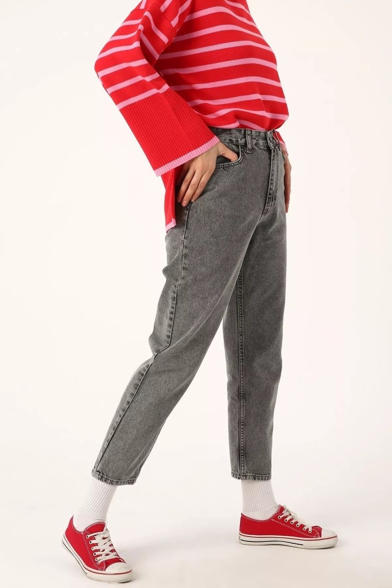 Spanish Yüksek Bel Füme Kar Yıkama Mom Kot Pantolon Likralı Solmaz Ekstra Rahat Mom Jeans Spanish Yüksek Bel Füme Kar Yıkama Mom Kot Pantolon Likralı Solmaz Ekstra Rahat Mom Jeans