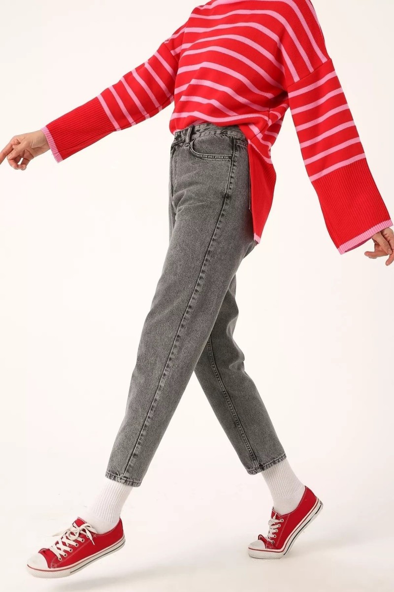 Spanish Yüksek Bel Füme Kar Yıkama Mom Kot Pantolon Likralı Solmaz Ekstra Rahat Mom Jeans Spanish Yüksek Bel Füme Kar Yıkama Mom Kot Pantolon Likralı Solmaz Ekstra Rahat Mom Jeans